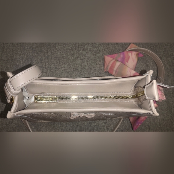 Betsey Johnson crossbody purse - Picture 9 of 9